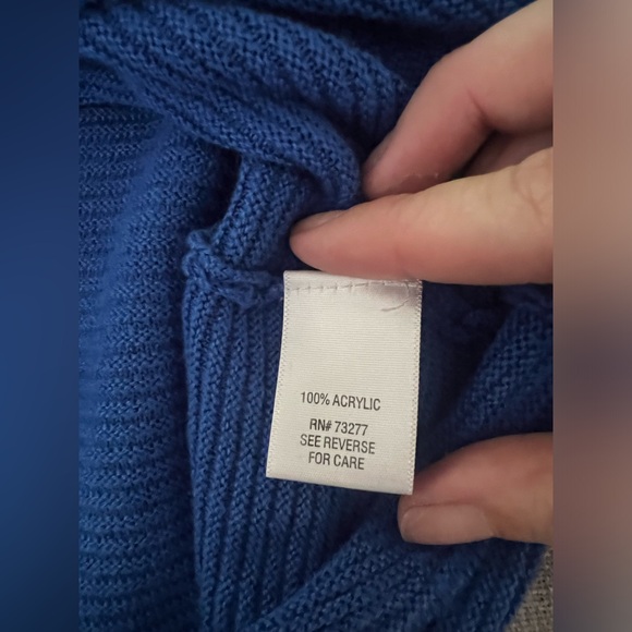 Croft & Barrow Royal blue sweater - Picture 8 of 9